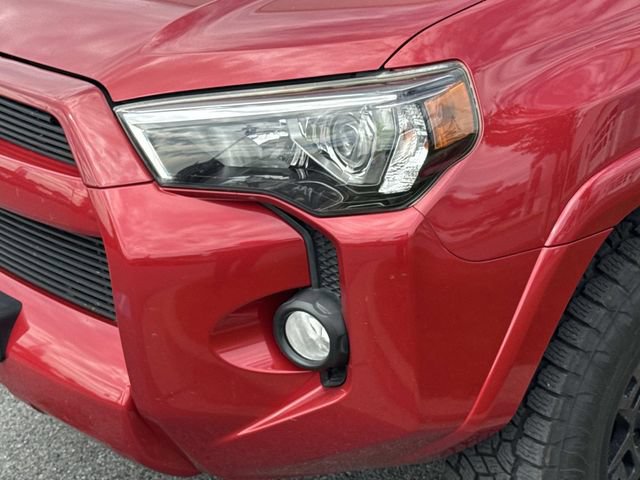 Used 2018 Toyota 4Runner SR5 AWD/4WD image 8