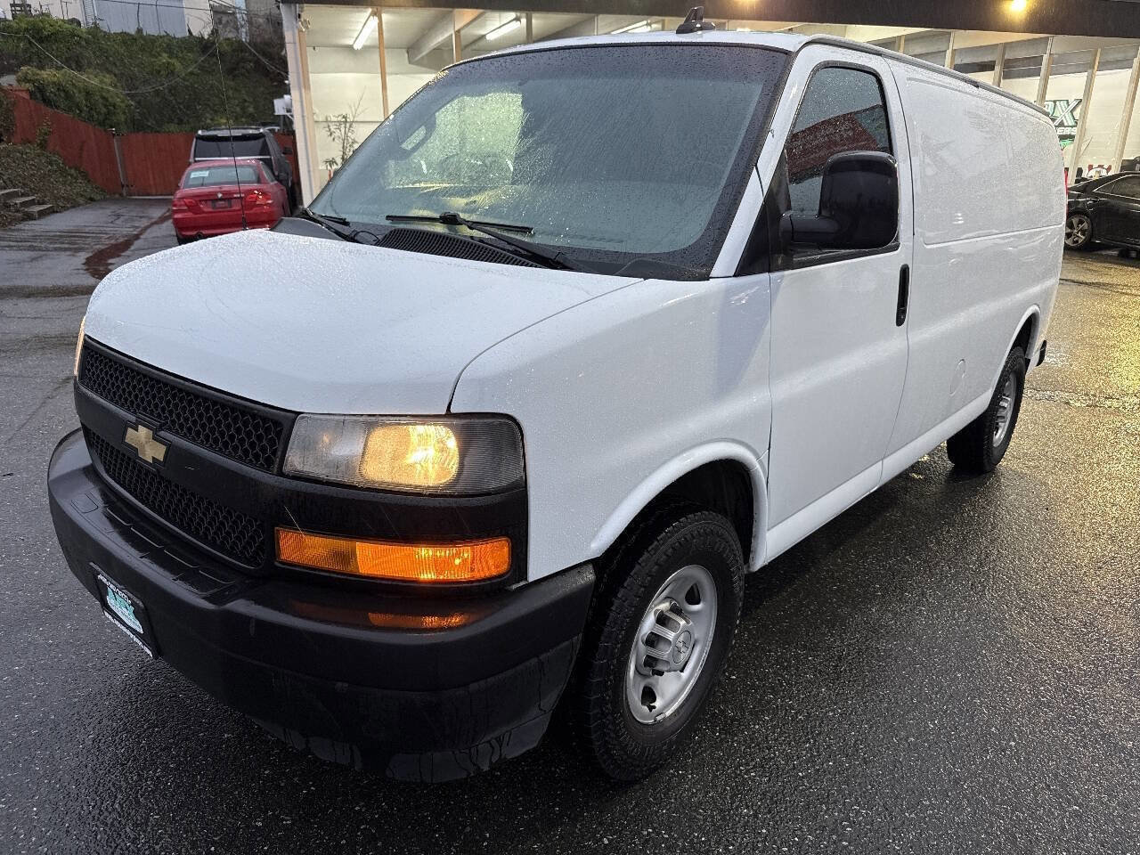 Used 2019 Chevrolet Express 3500 w/ Driver Convenience Package image 1
