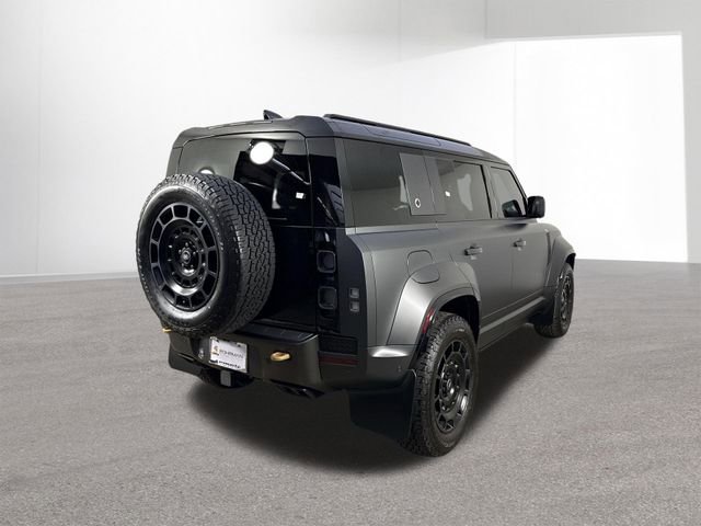Used 2025 Land Rover Defender 110 AWD/4WD image 33