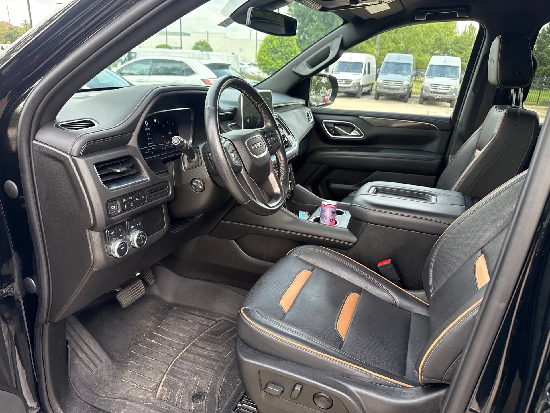 Used 2022 GMC Yukon XL AT4 AWD/4WD image 9