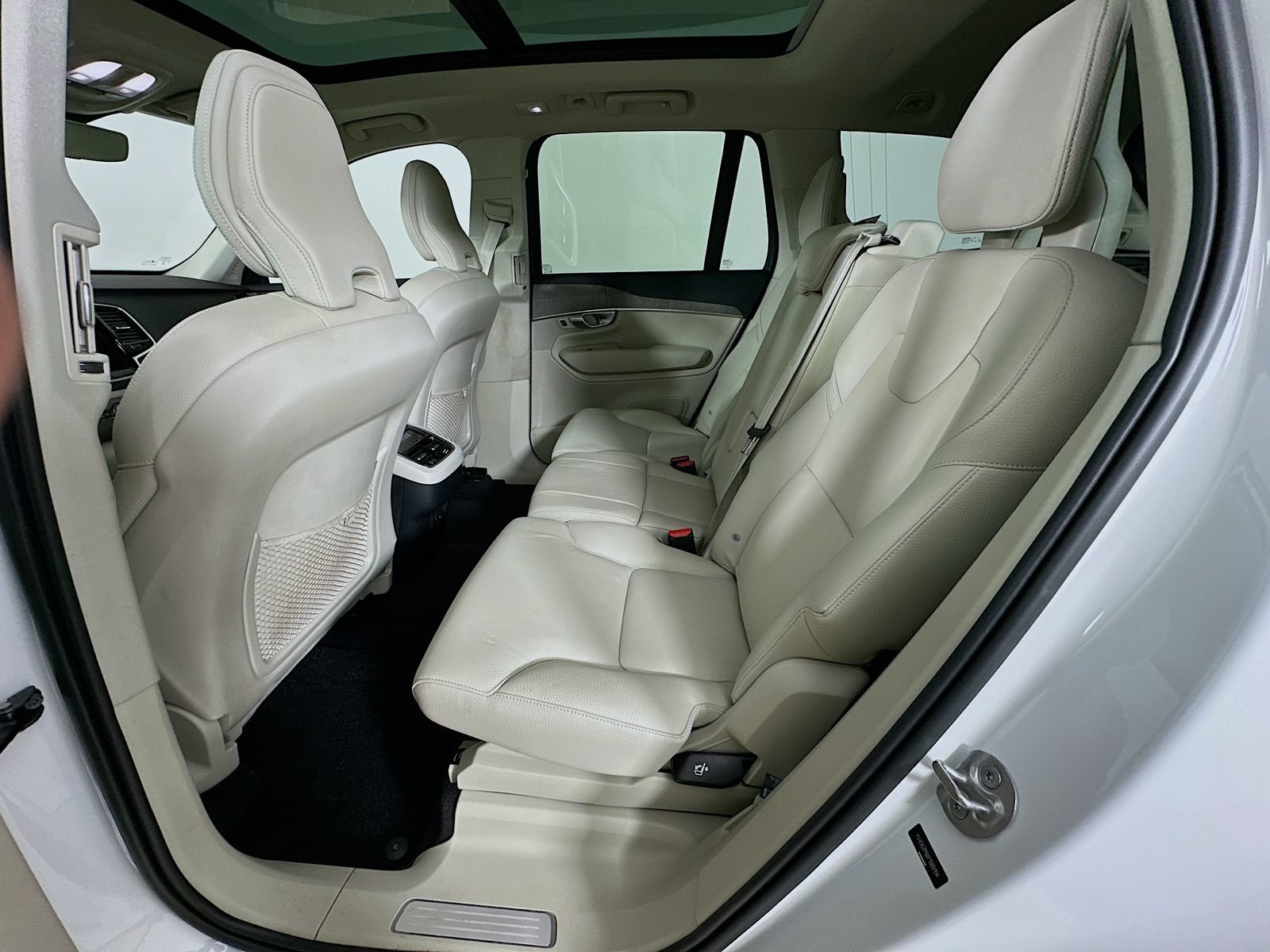 Used 2023 Volvo XC90 B6 Plus w/ Protection Package Premier AWD/4WD image 37