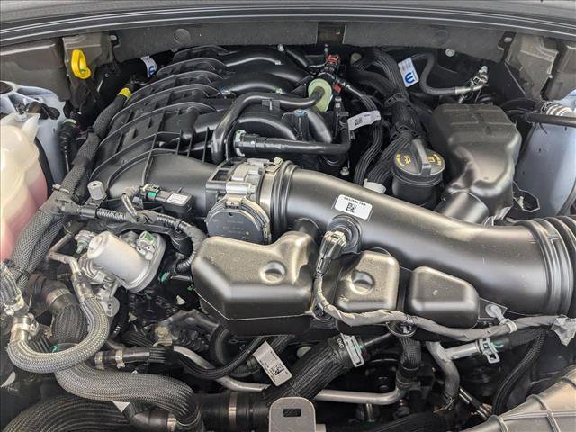 New 2025 Jeep Grand Cherokee Limited w/ Black Appearance Package image 18