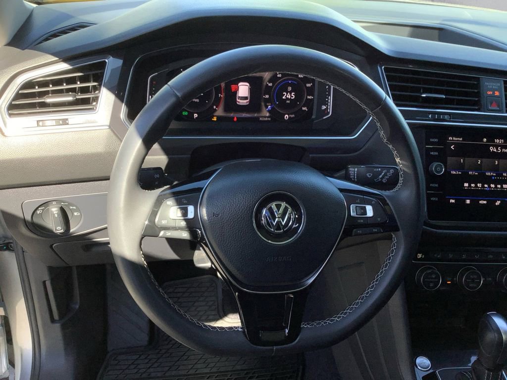 Used 2021 Volkswagen Tiguan SEL image 9