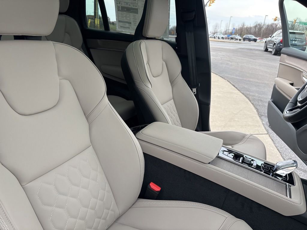 New 2026 Volvo XC90 B6 Plus w/ Protection Package Premier AWD/4WD image 41