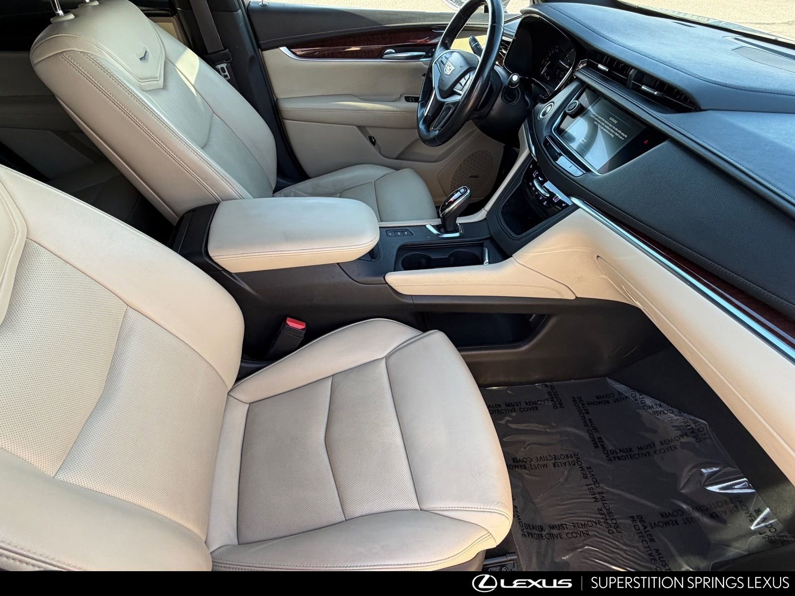 Used 2018 Cadillac XT5 Luxury w/ Driver Awareness Package image 12