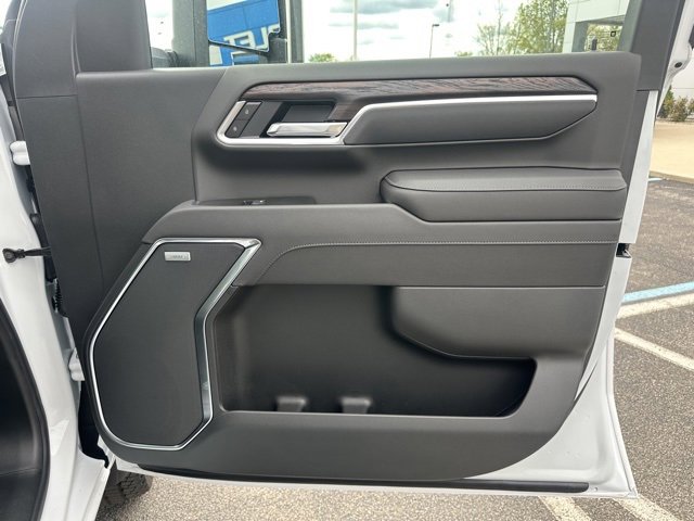 New 2025 GMC Sierra 2500 SLT w/ SLT Convenience Package image 10