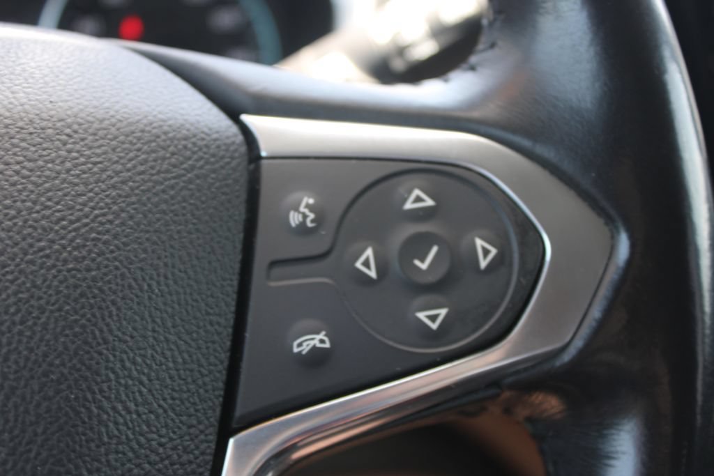 Used 2020 Chevrolet Traverse LT FWD image 38