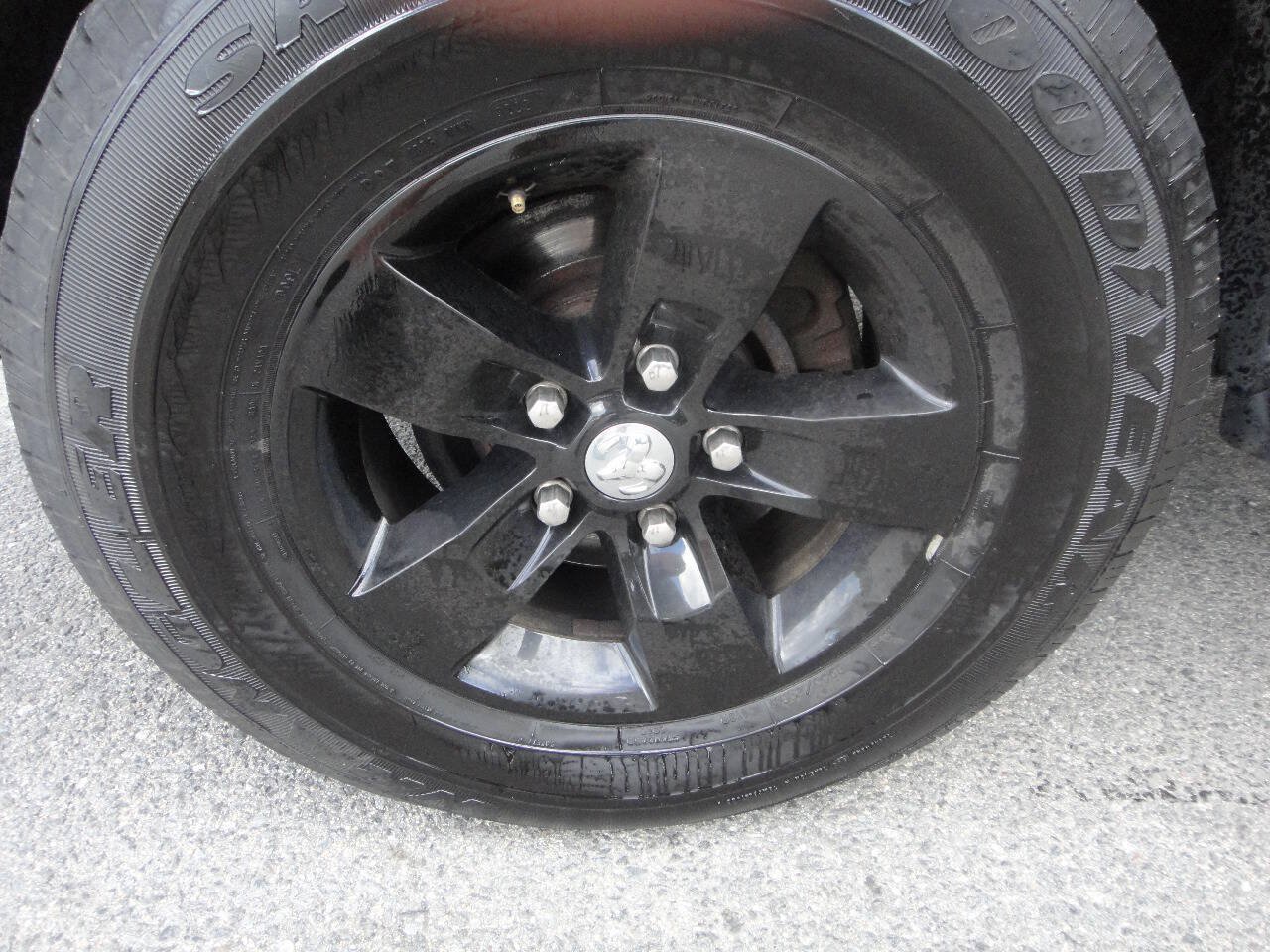 Used 2019 RAM 1500 Express AWD/4WD image 15