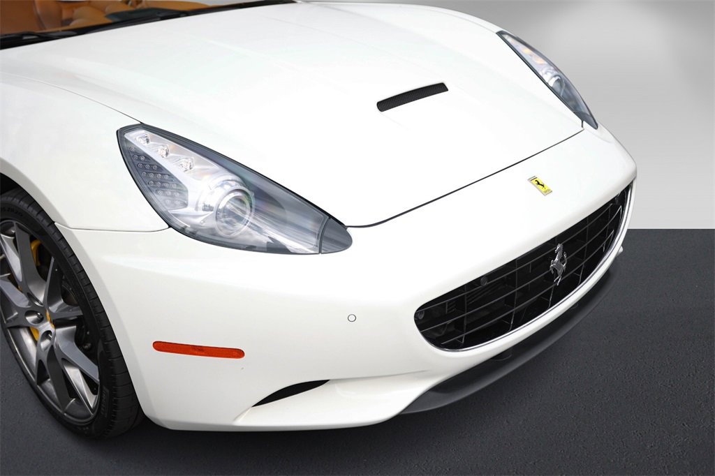 Certified 2012 Ferrari California image 12