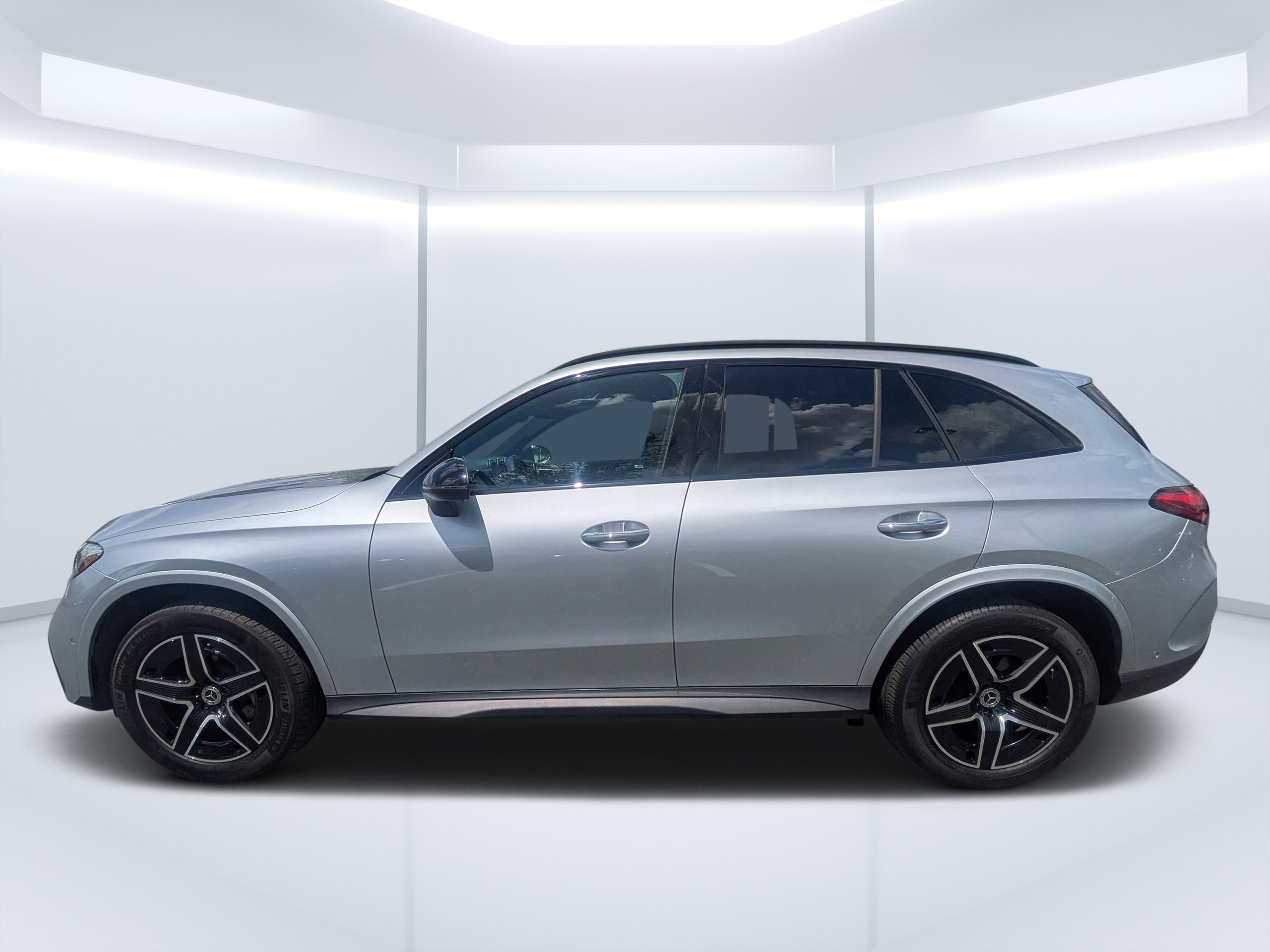 Certified 2025 Mercedes-Benz GLC 300 4MATIC image 6