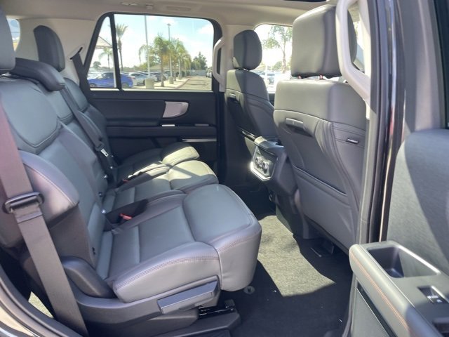 New 2025 Ford Expedition Active image 28