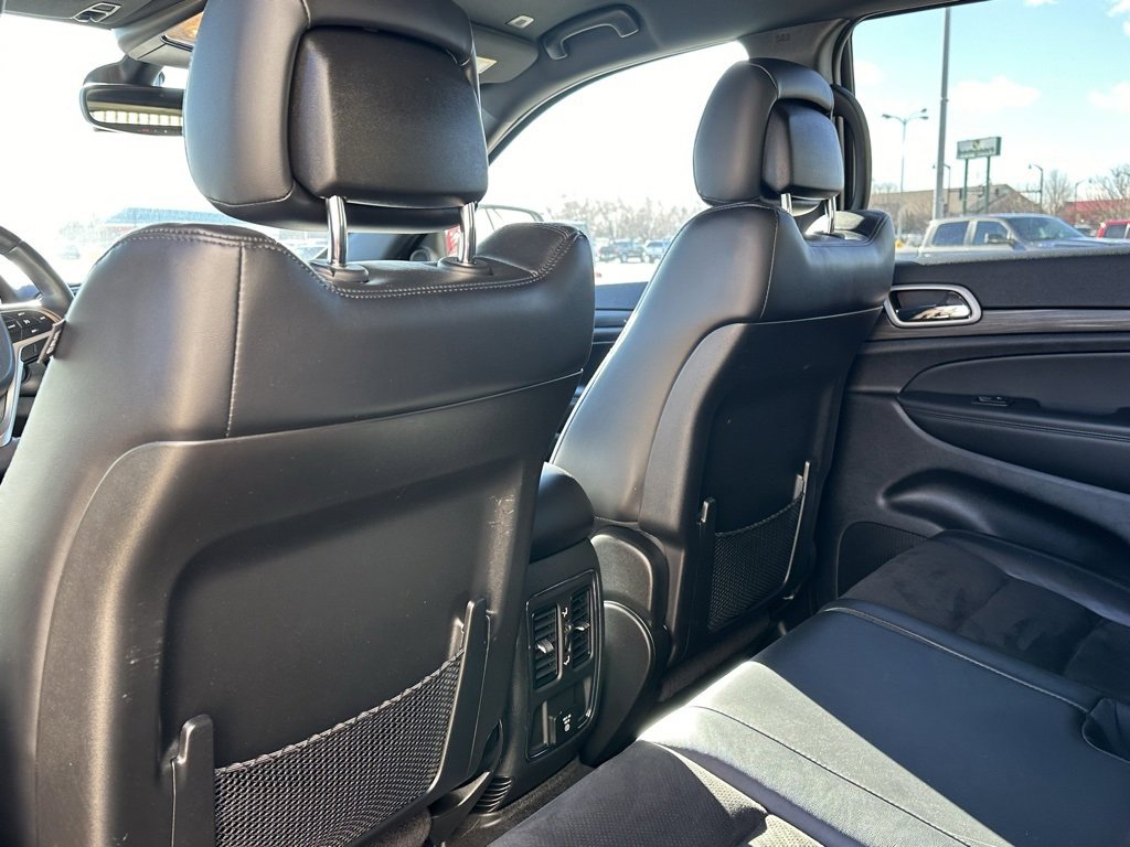 Used 2022 Jeep Grand Cherokee Laredo X image 12