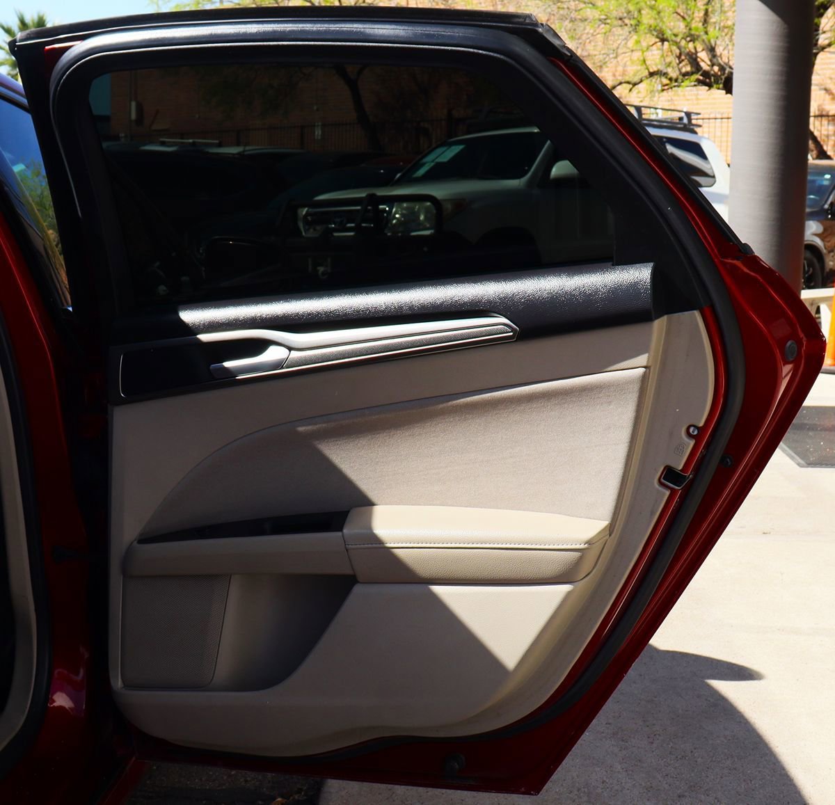Used 2019 Ford Fusion SE image 26