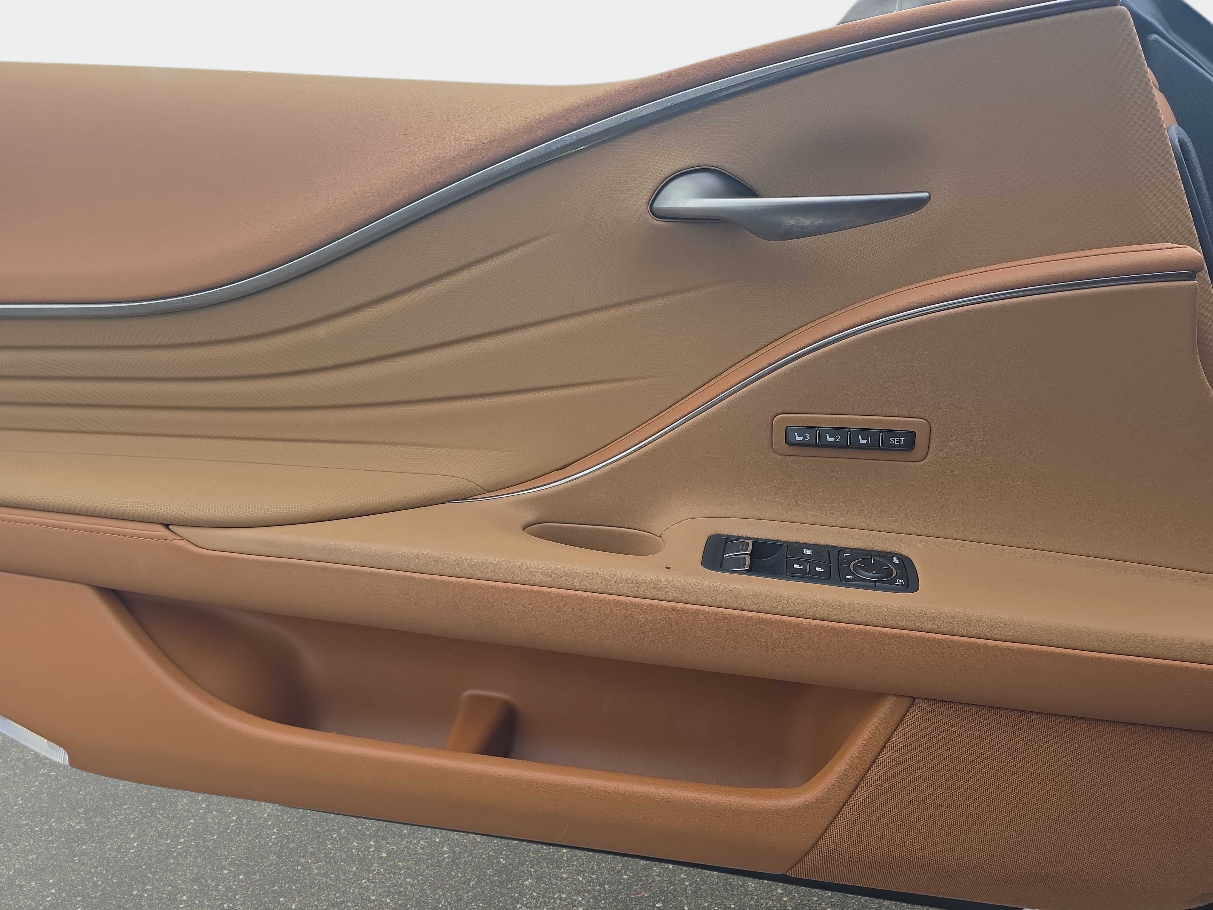 Used 2021 Lexus LC 500 Convertible w/ Touring Package RWD image 25