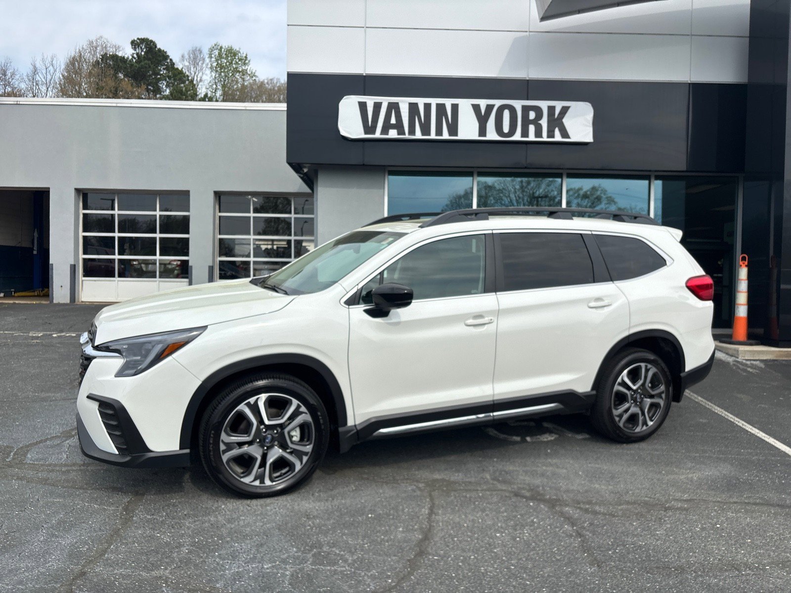 Certified 2025 Subaru Ascent Limited w/ Popular Package #1 image 60