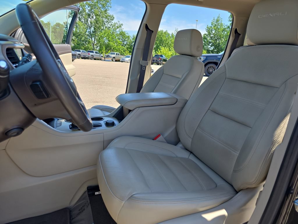 Certified 2019 GMC Acadia Denali w/ Technology Package AWD/4WD image 16