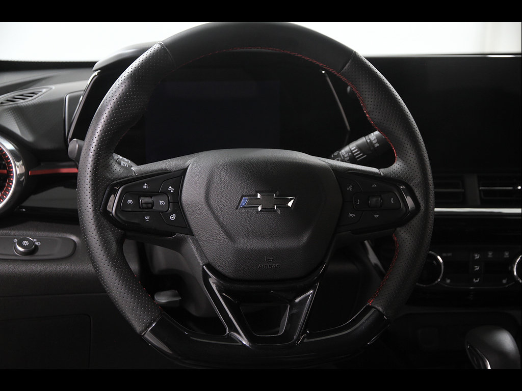Certified 2025 Chevrolet Trax RS w/ Driver Confidence Package FWD image 7