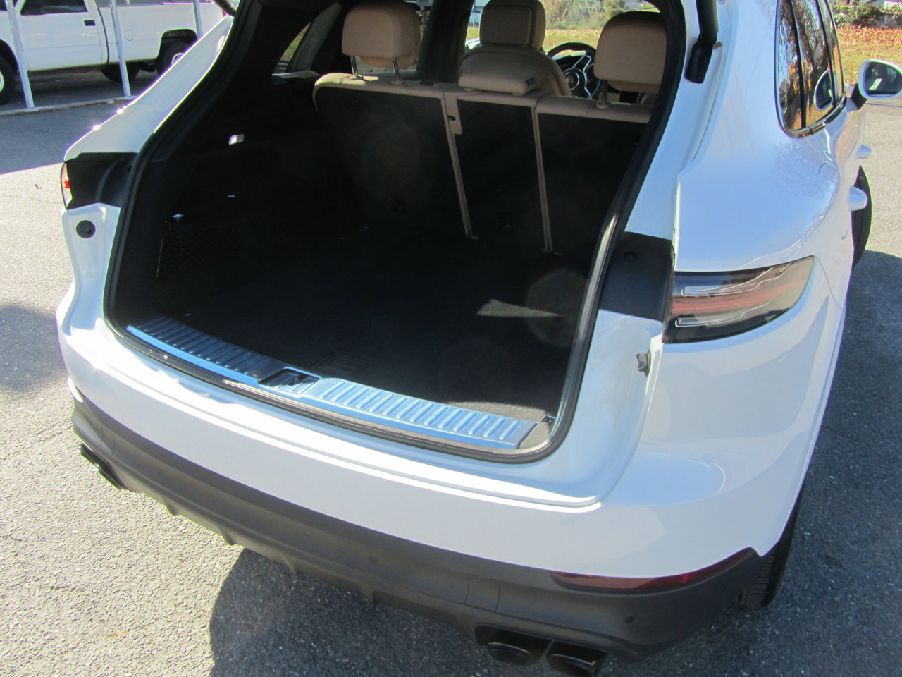 Used 2022 Porsche Cayenne image 20