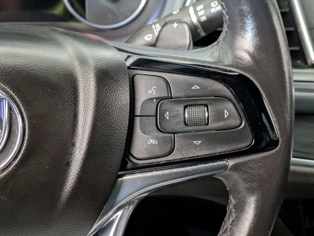 Used 2024 Buick Enclave Premium image 21
