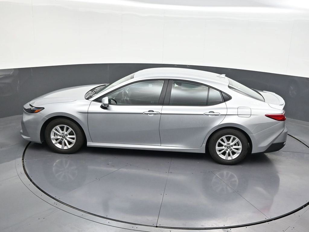 Used 2025 Toyota Camry LE w/ Convenience Package FWD image 16