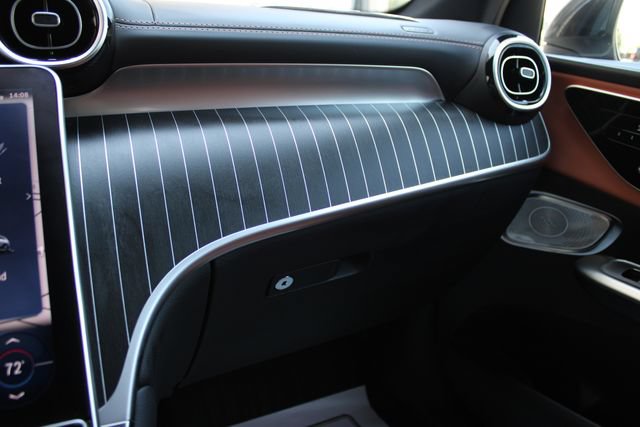 Used 2023 Mercedes-Benz GLC 300 4MATIC image 18
