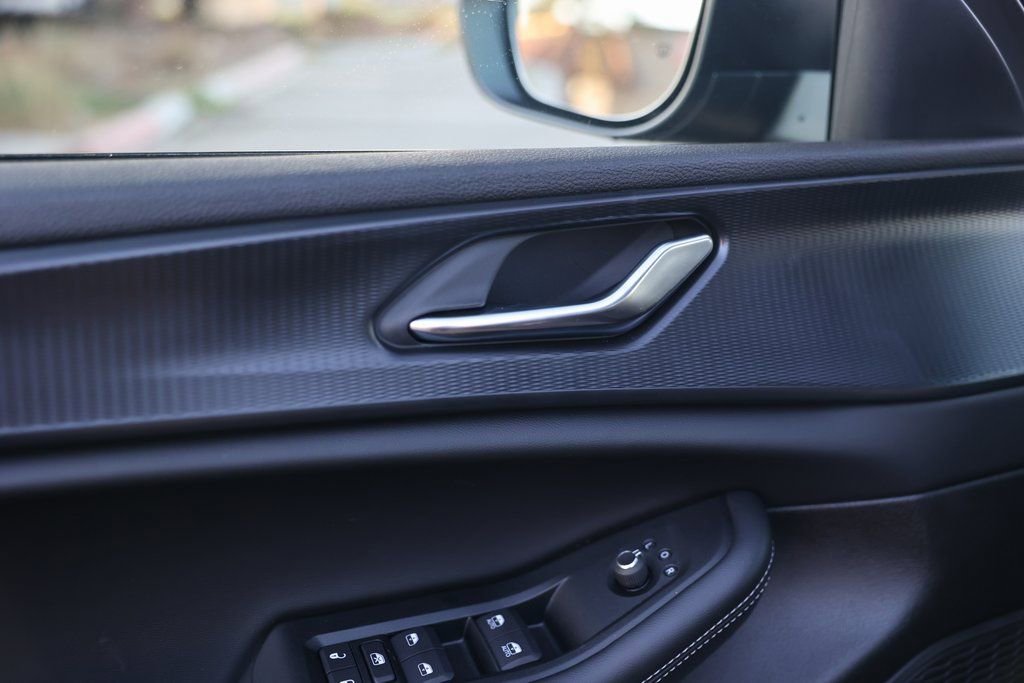 New 2025 Jeep Grand Cherokee Laredo X w/ Trailer Tow Package image 16