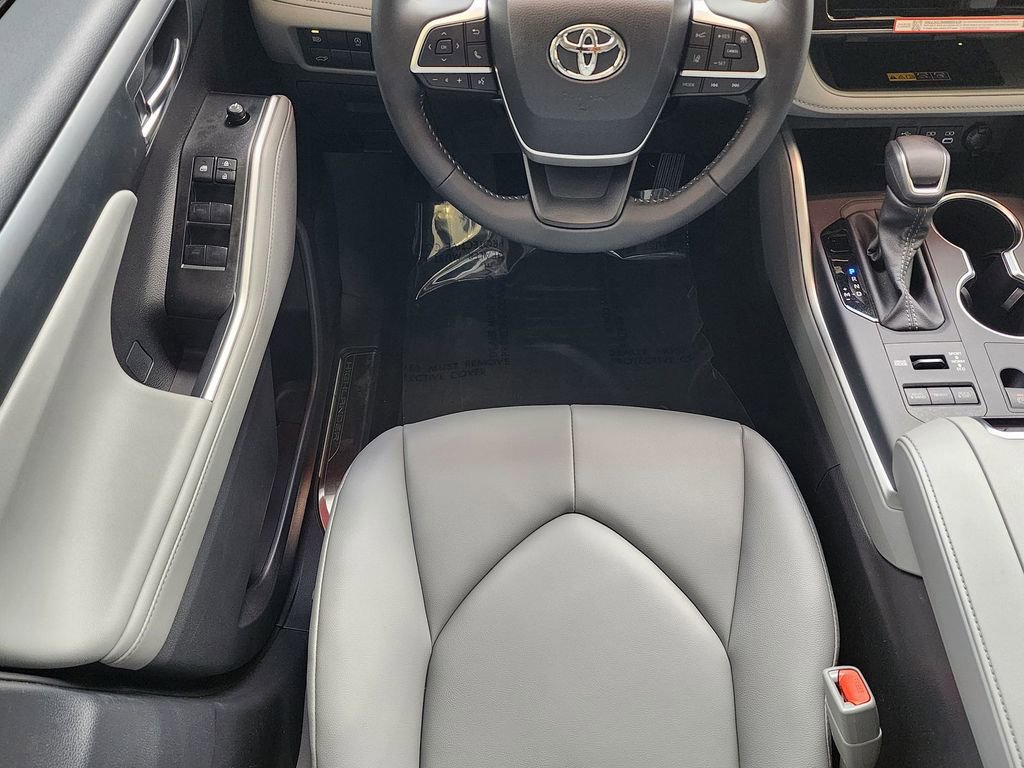 New 2026 Toyota Highlander XLE AWD/4WD image 7
