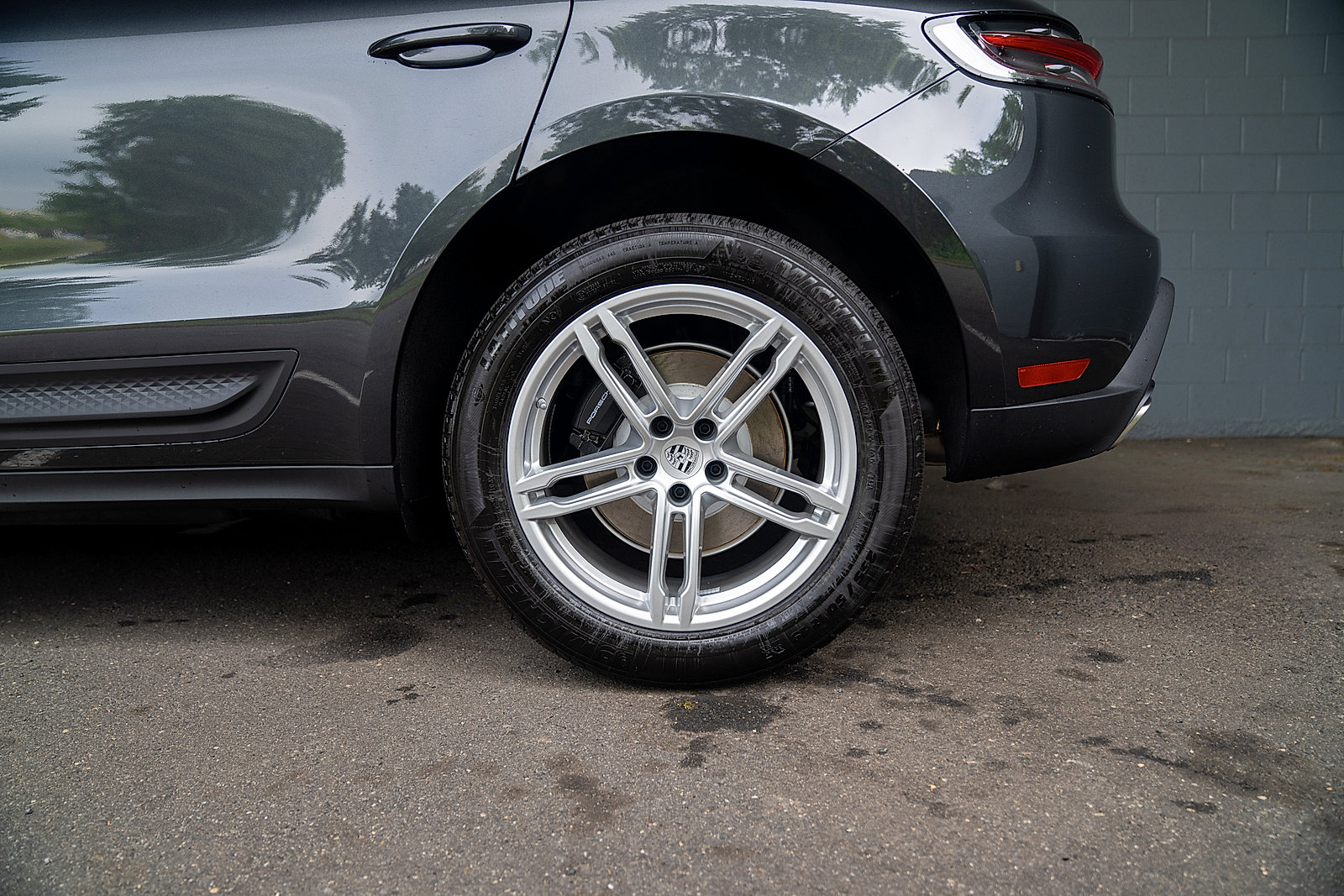 Used 2025 Porsche Macan Base image 23