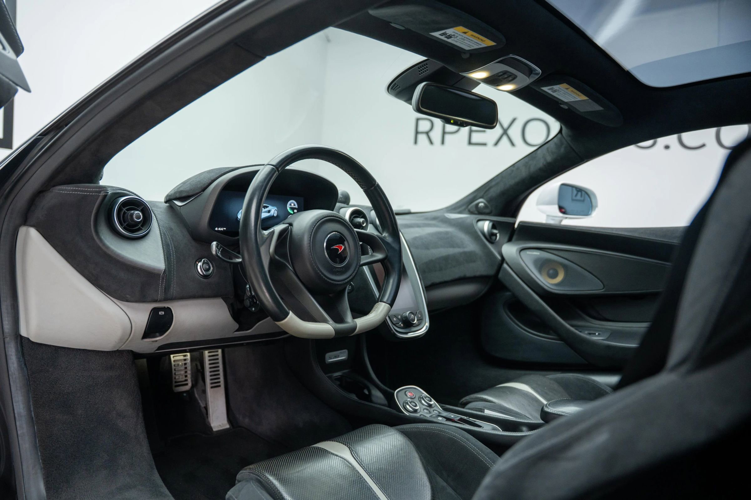 Used 2017 McLaren 570S image 2