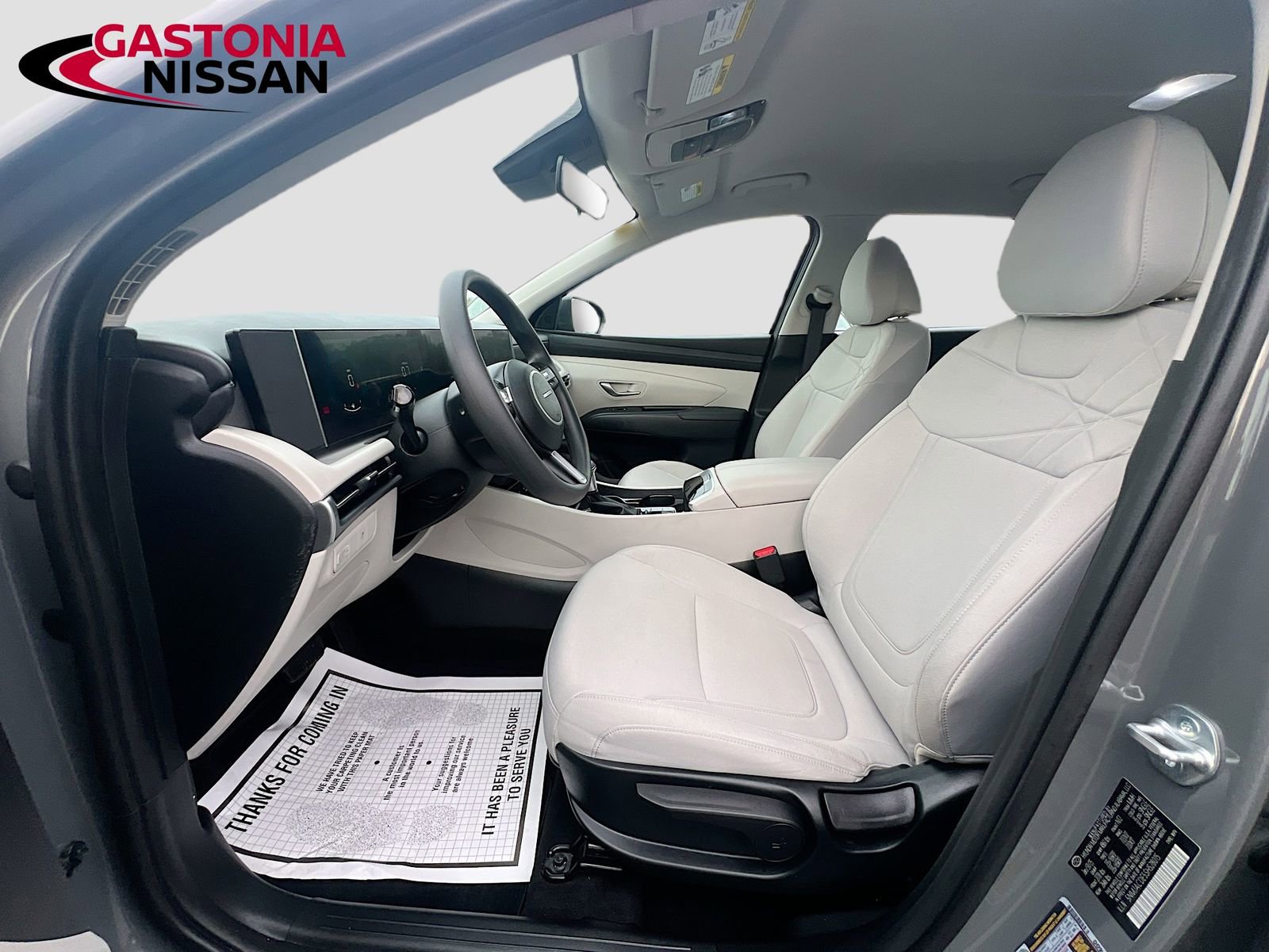 Used 2025 Hyundai Tucson SE image 27