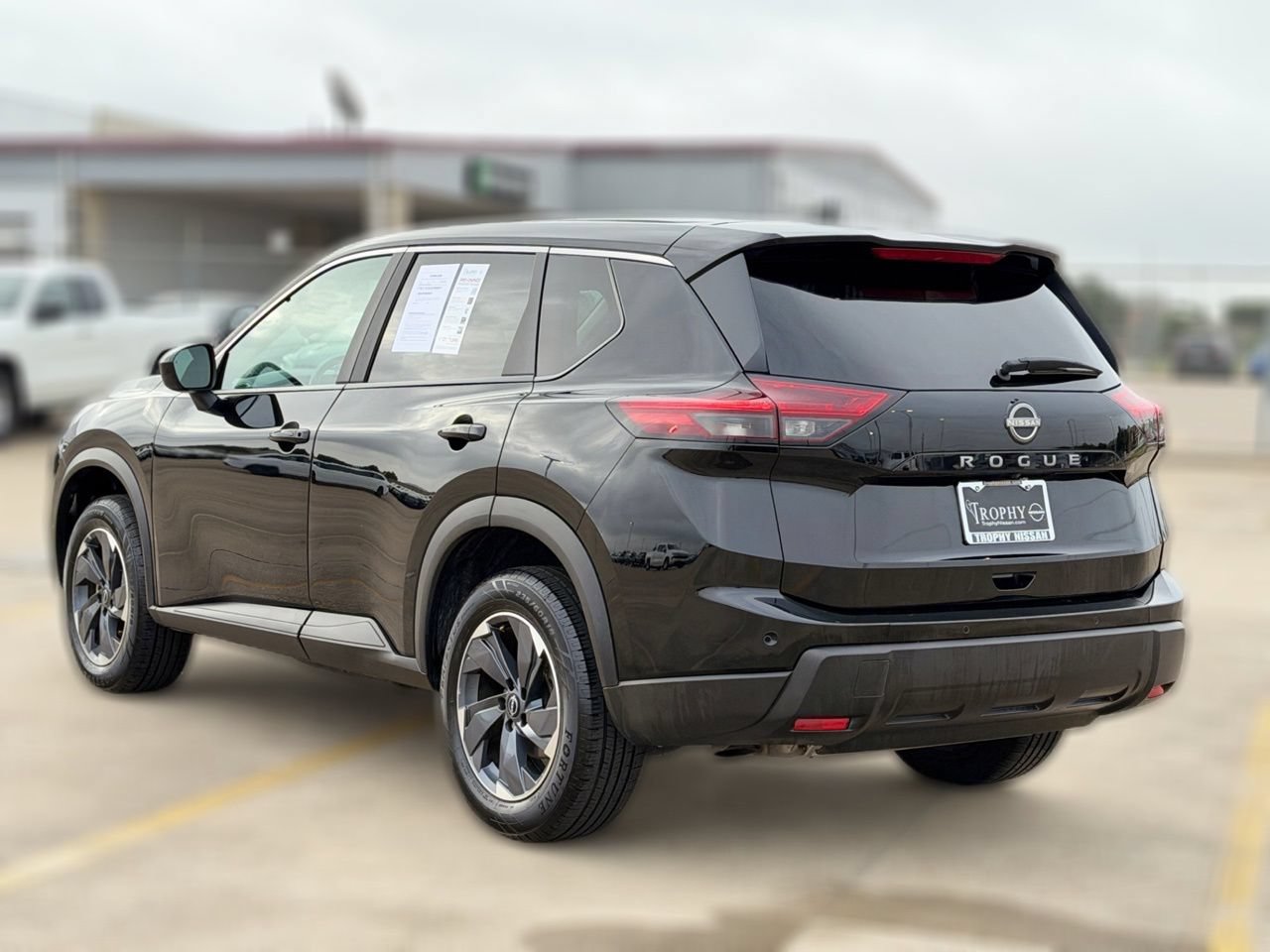 Certified 2025 Nissan Rogue SV FWD image 8