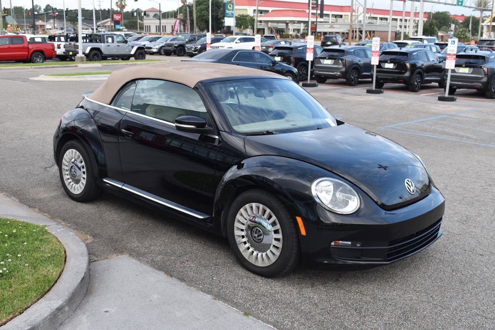 Used 2014 Volkswagen Beetle 1.8T FWD image 11