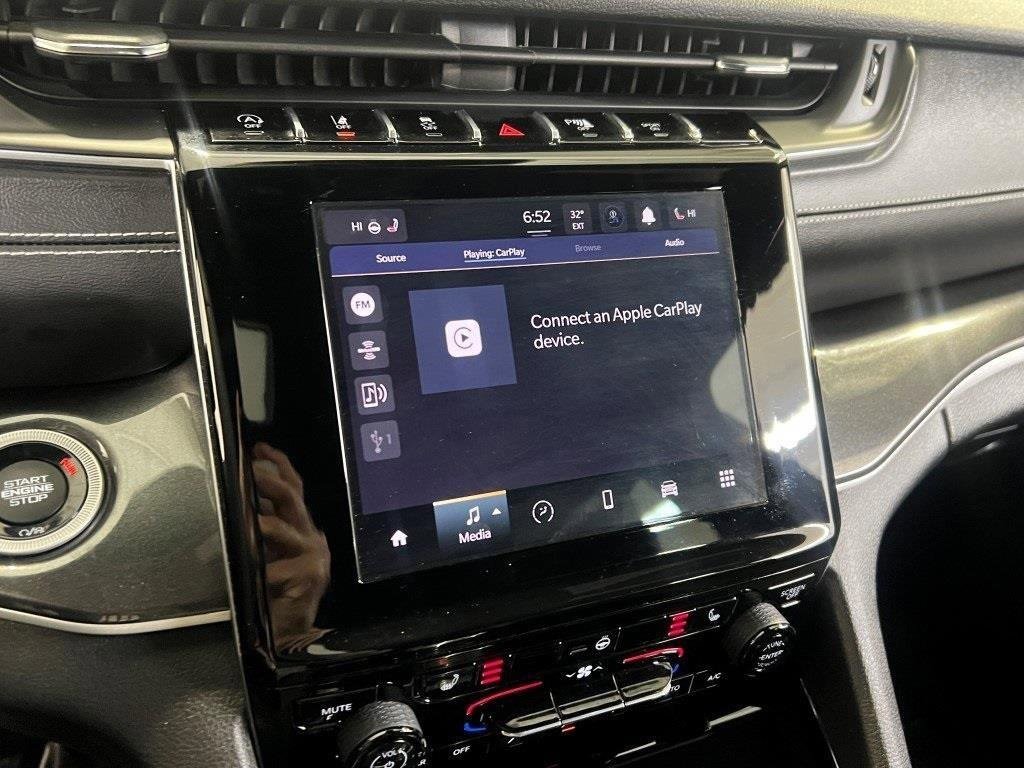 Used 2023 Jeep Grand Cherokee Altitude image 42