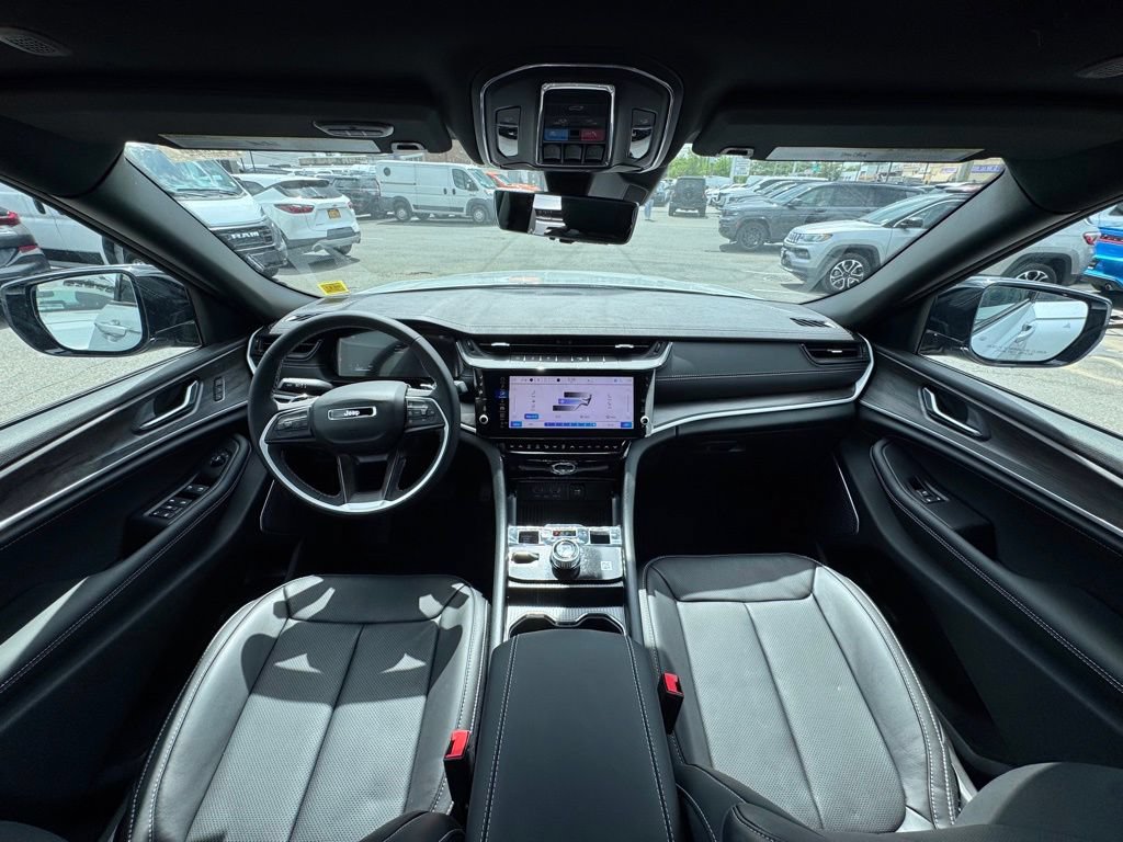 New 2026 Jeep Grand Cherokee Limited AWD/4WD image 9