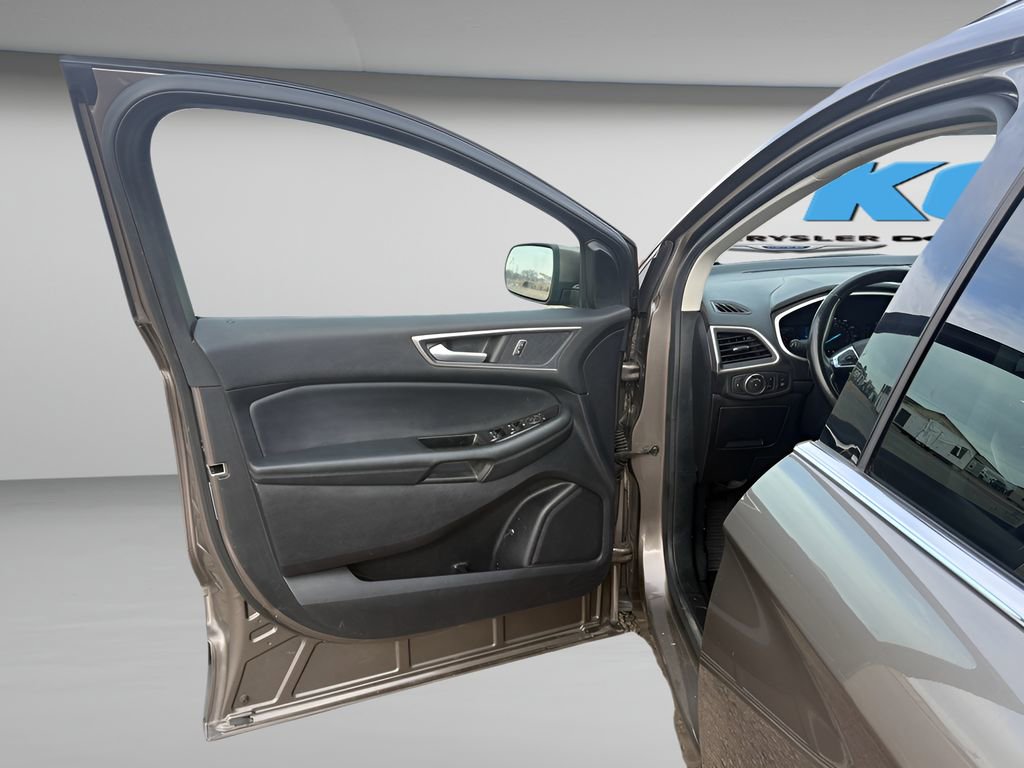 Used 2019 Ford Edge SEL w/ Equipment Group 201A image 9
