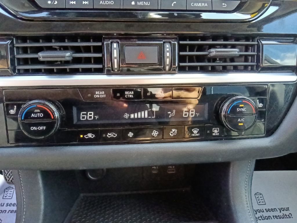 Used 2022 Nissan Pathfinder SV w/ SV Premium Package image 23