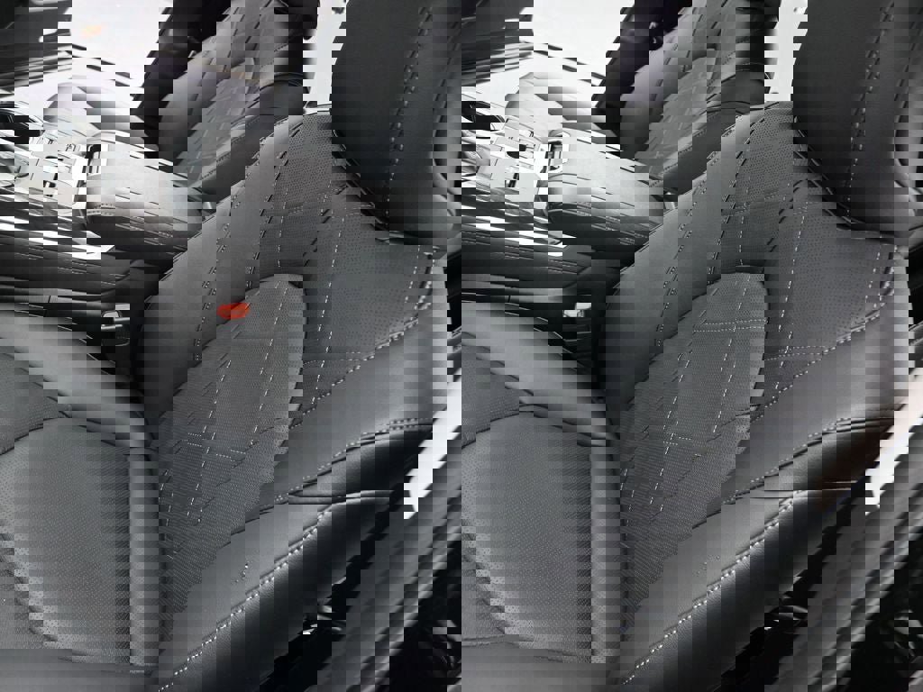 New 2026 Toyota Highlander Platinum image 9