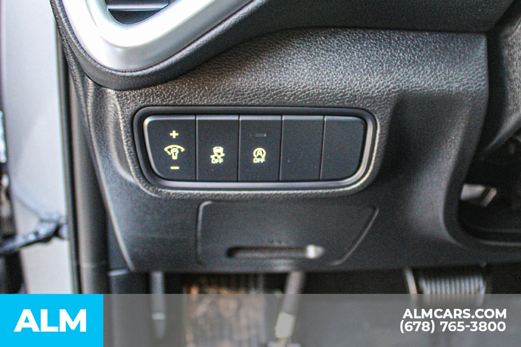 Used 2025 Kia Soul LX w/ LX Technology Package FWD image 29