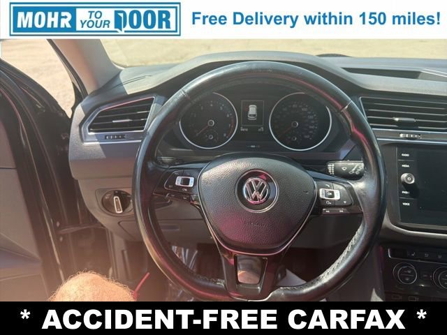 Used 2018 Volkswagen Tiguan SE AWD/4WD image 18