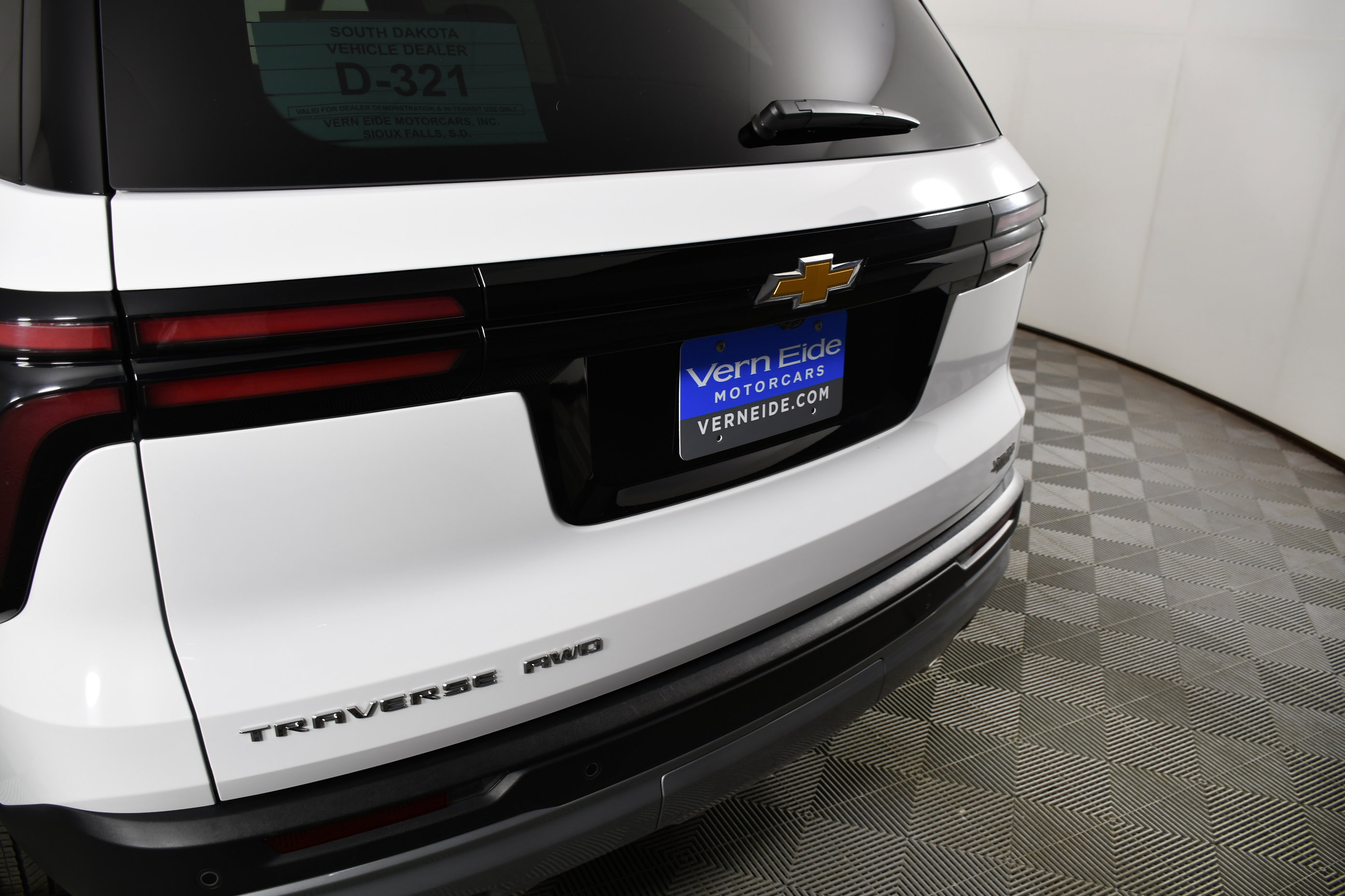 Used 2026 Chevrolet Traverse LT image 15