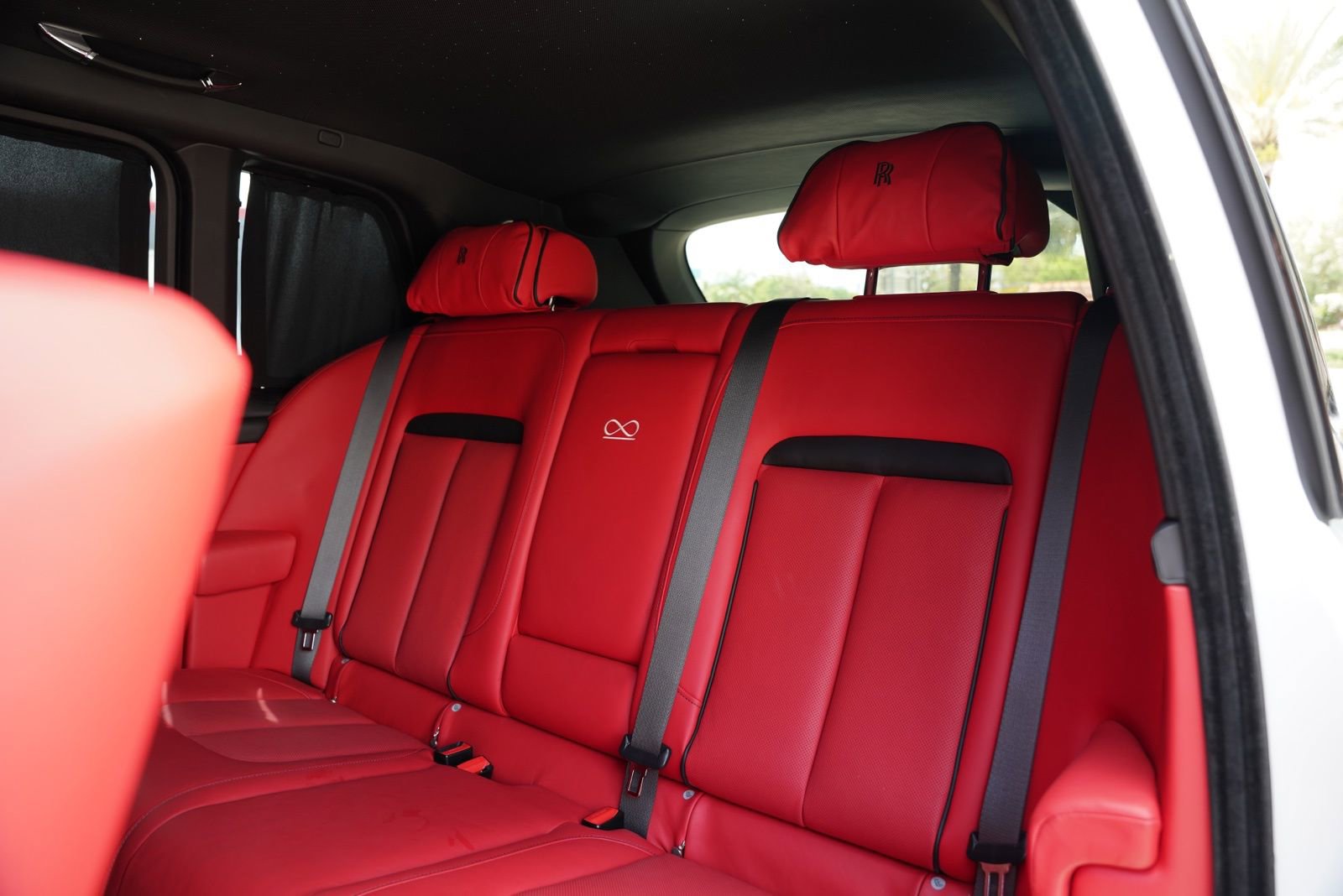 Used 2022 Rolls-Royce Cullinan Black Badge image 20