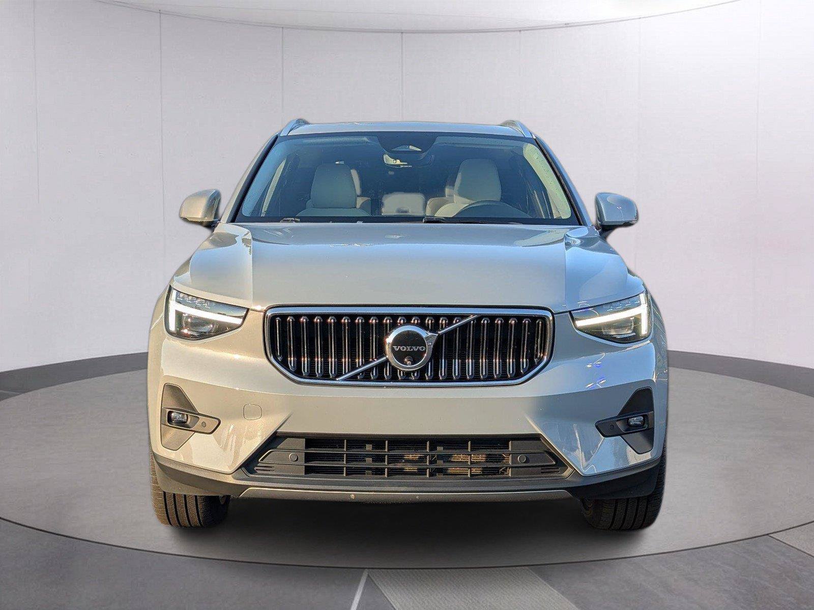 Used 2024 Volvo XC40 B5 Plus w/ Protection Package Premier AWD/4WD image 10