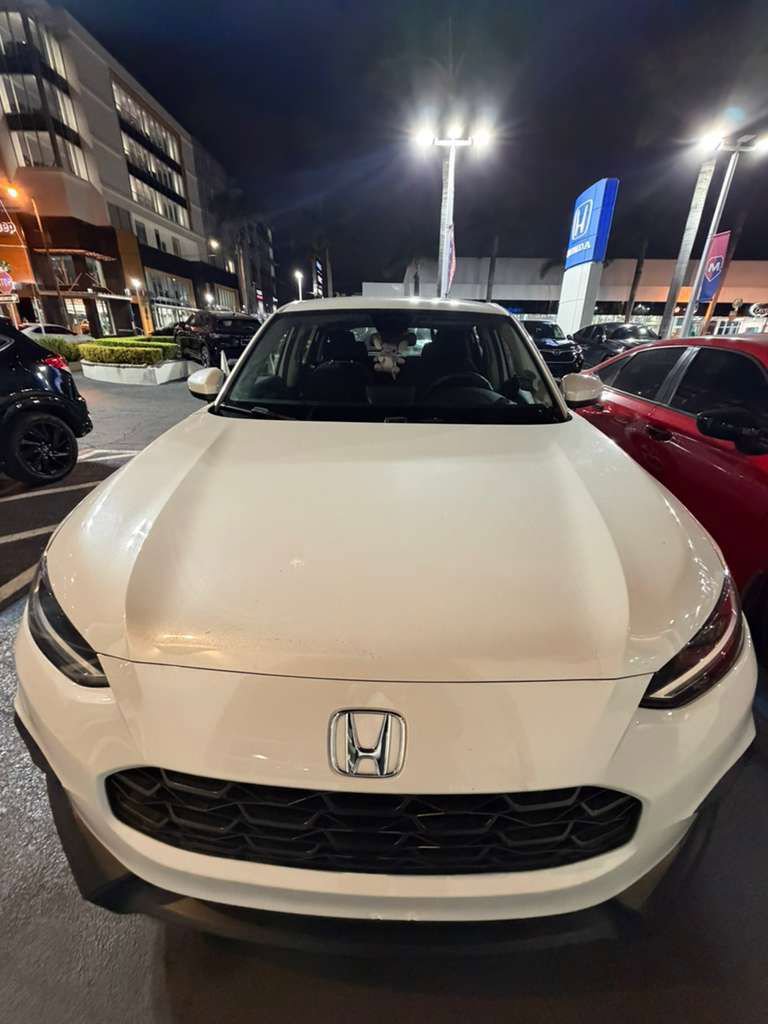 Used 2025 Honda HR-V LX image 2