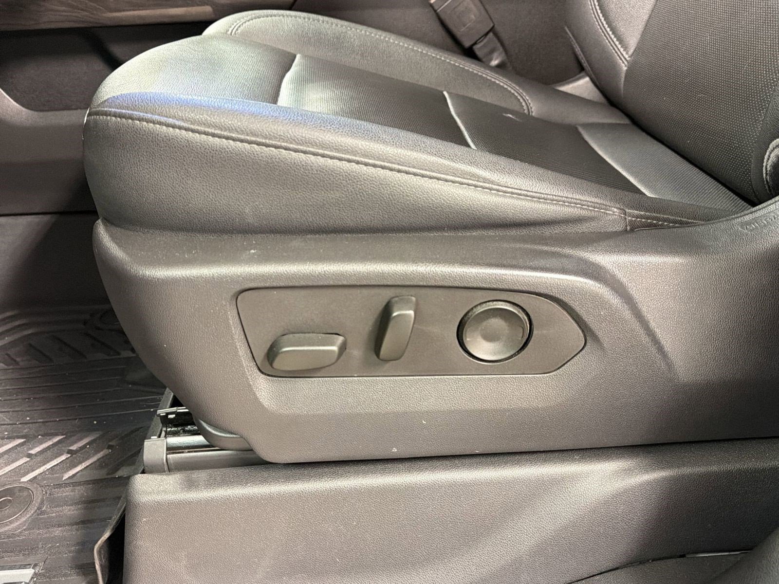 Certified 2023 Chevrolet Silverado 1500 LTZ image 12