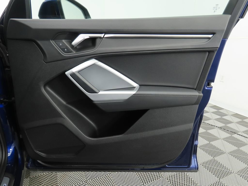 Used 2023 Audi Q3 2.0T Premium w/ Convenience Package image 23