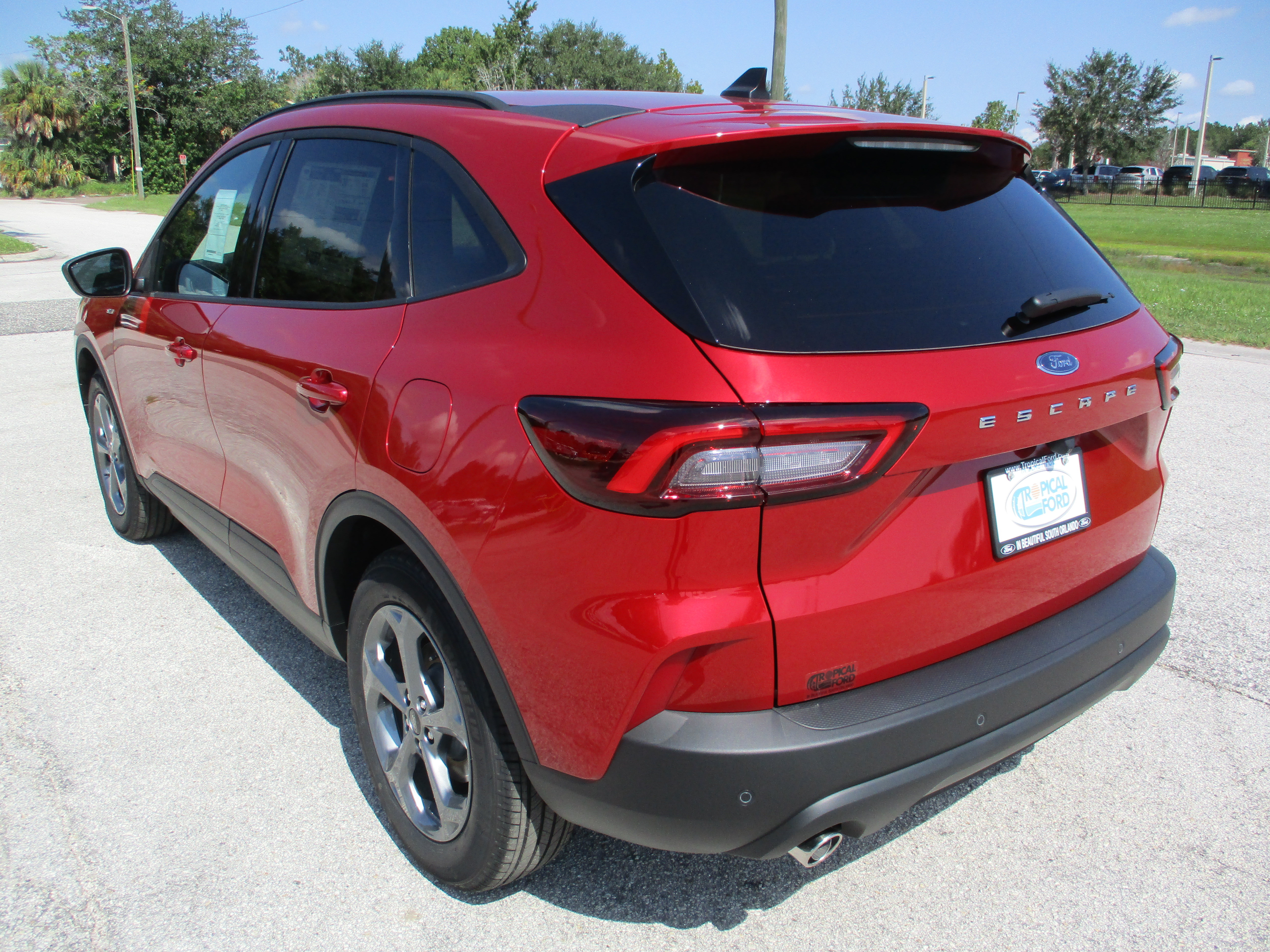 Used 2025 Ford Escape ST-Line w/ Tech Pack #1 FWD image 5