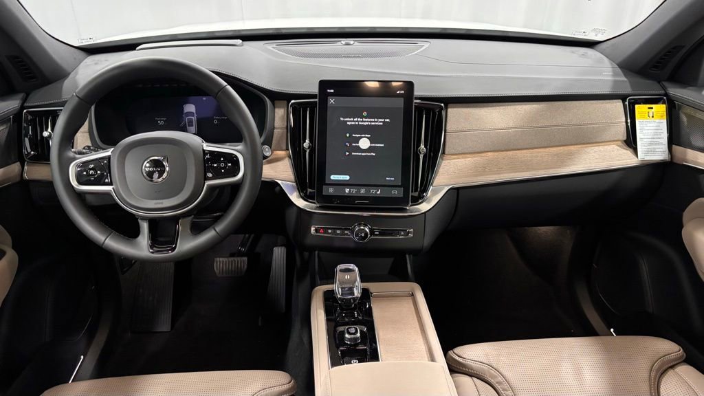 New 2026 Volvo XC90 T8 Ultra w/ Protection Package Premier image 2