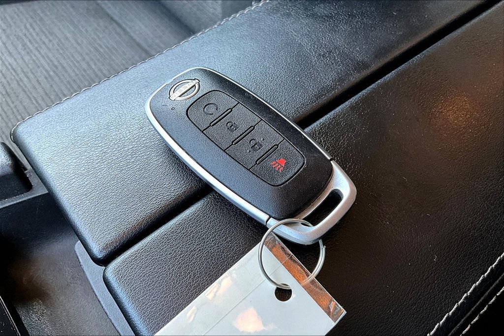 Used 2023 Nissan Rogue SV image 13