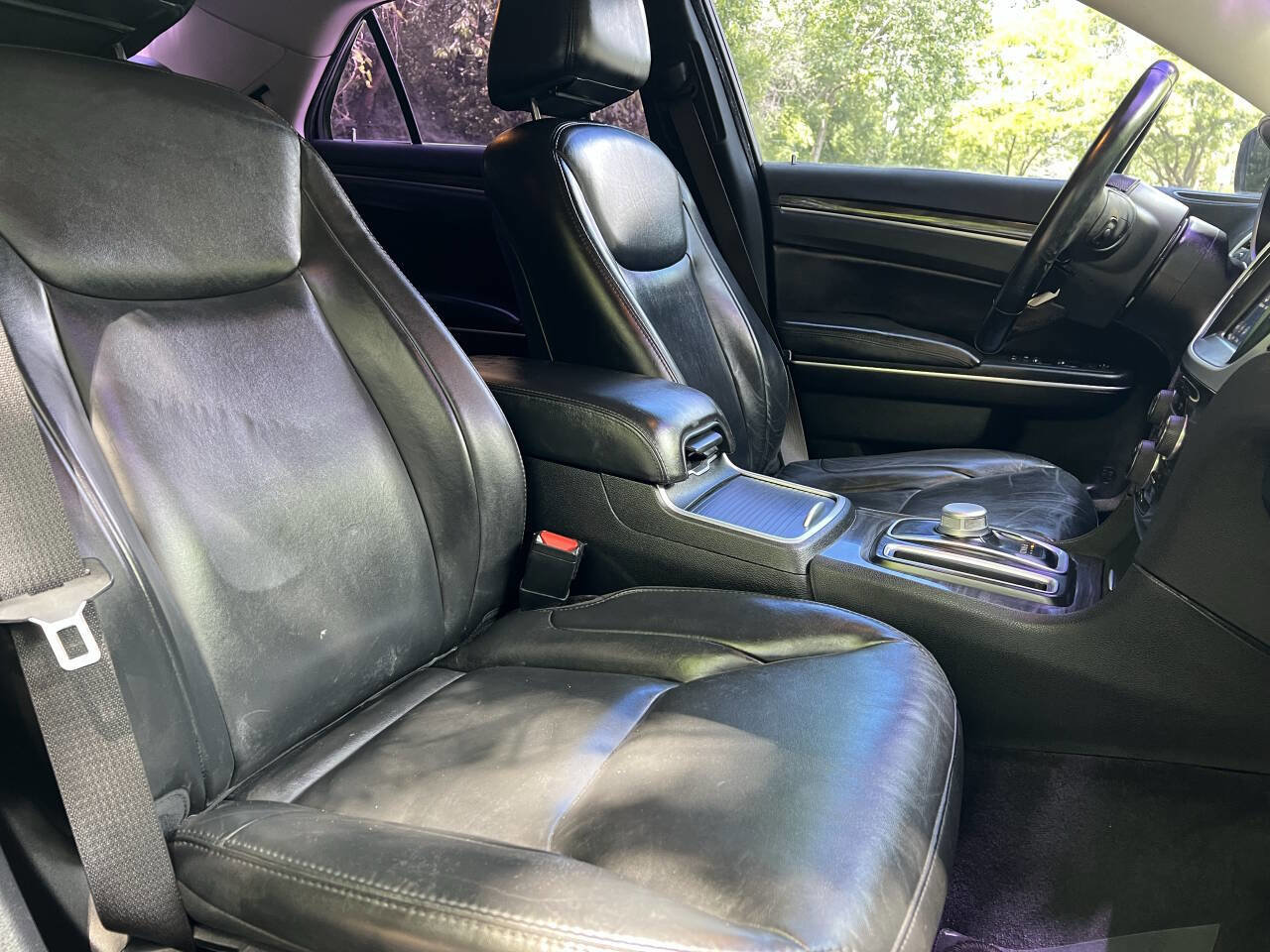 Used 2018 Chrysler 300 Touring L AWD/4WD image 24