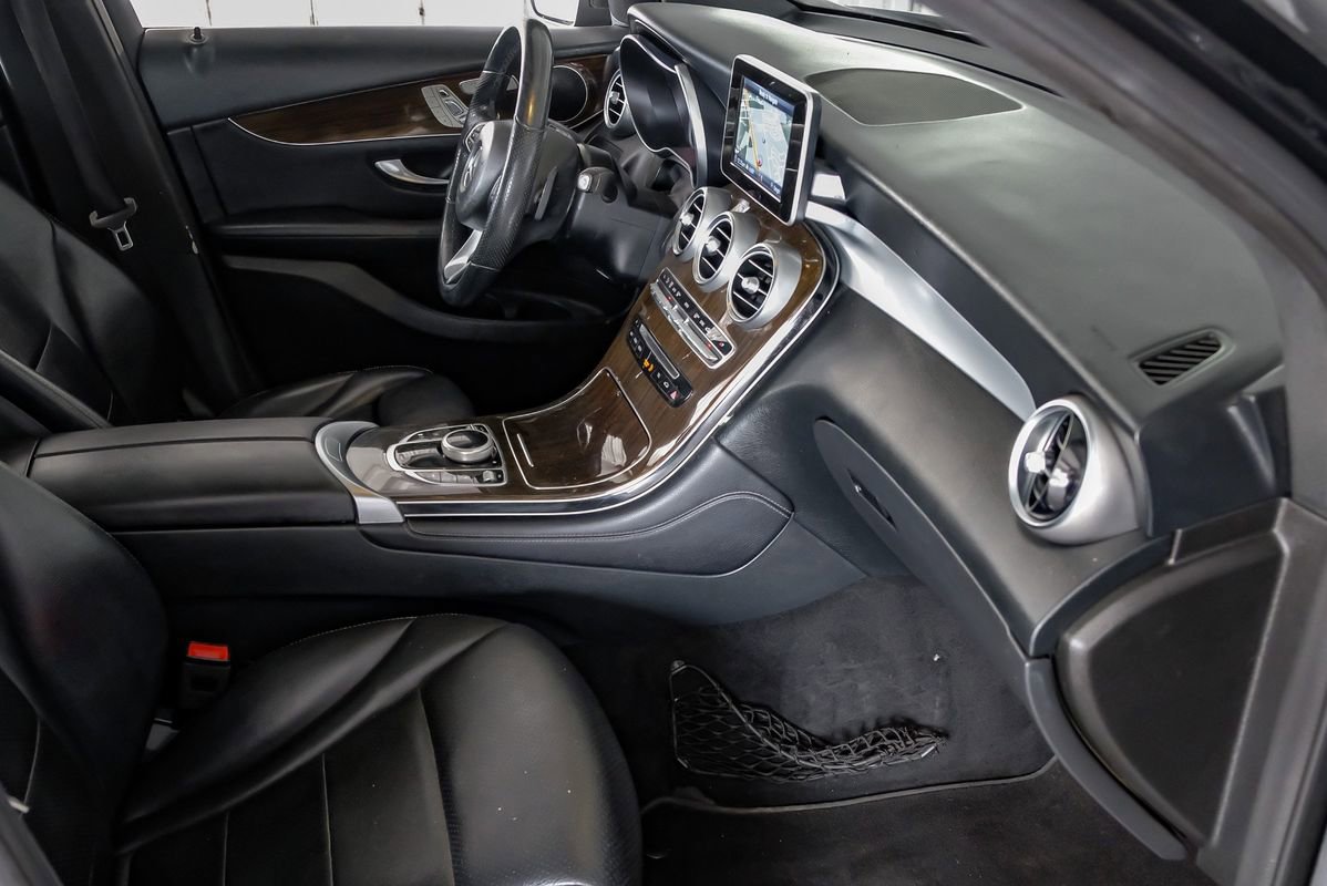 Used 2019 Mercedes-Benz GLC 300 image 12